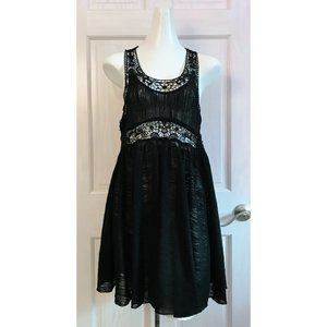 En Creme Black Crochet dress | Medium | Cover Up | Crochet Lace & Semi Sheer EUC